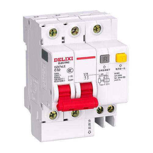 三相电的一相和零线组成220Ⅴ为什么漏电保护器会跳闸?