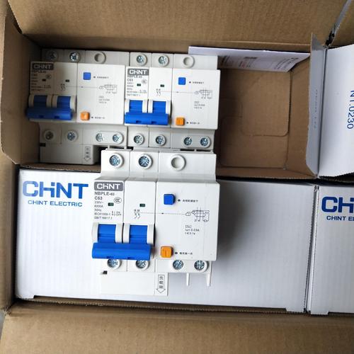 请问漏电开关下面的两个端子是做什么用的啊? 请问漏电开关下面的两个端子是做什么用的啊?